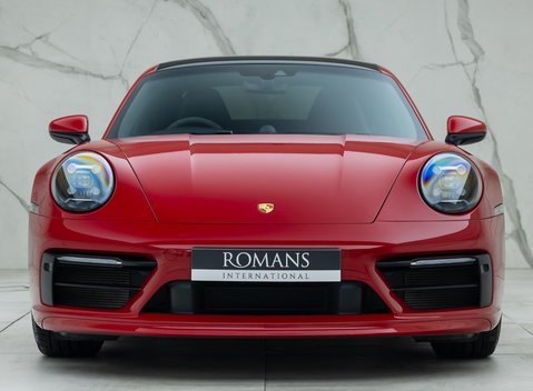 Porsche 911 Carrera 4 (992) 4