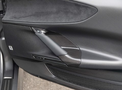 Ferrari SF90 Stradale 14