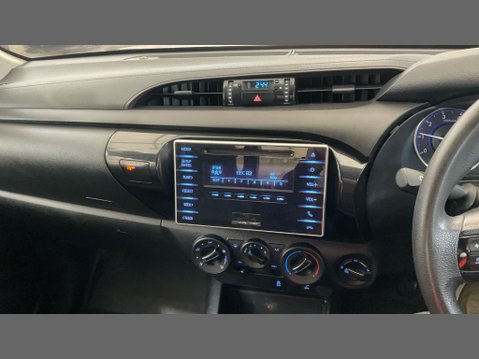 Toyota Hilux Active | 2.4 LT | Extended Cab | Tow Bar | Air Con | EURO 6 10