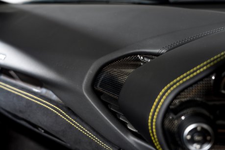 Ferrari 488 SPIDER. CARBON INTERIOR. PASSENGER DISPLAY. LIFT. CARPLAY. FRONT END PPF. 40