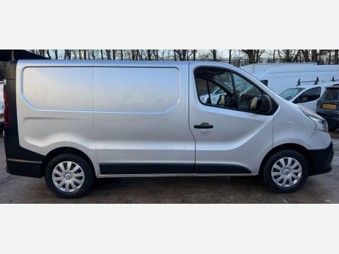 Renault Trafic 1.6 dCi 27 Business Panel Van 5dr Diesel Manual SWB Standard Roof Euro 6 (9 8