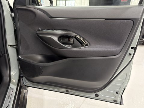 Toyota Yaris Cross PREMIERE EDITION 37