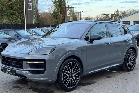 Porsche Cayenne V6 S E-HYBRID BLACK EDITION - PANORAMIC ROOF - AS NEW CONDITION 13