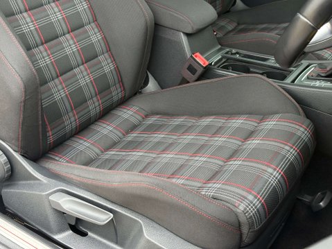 Volkswagen Golf 2.0 Golf GTi Performance TSi Semi-Auto 3dr 15