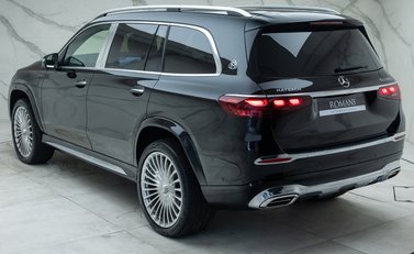 Mercedes-Benz GLS 600 Maybach 12