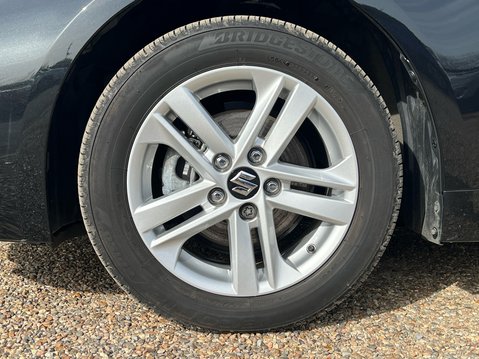 Suzuki Swace MOTION 4