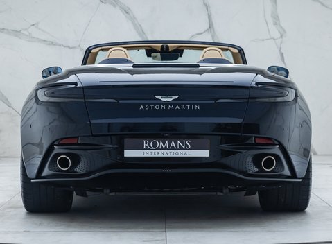 Aston Martin DB12 Volante 11