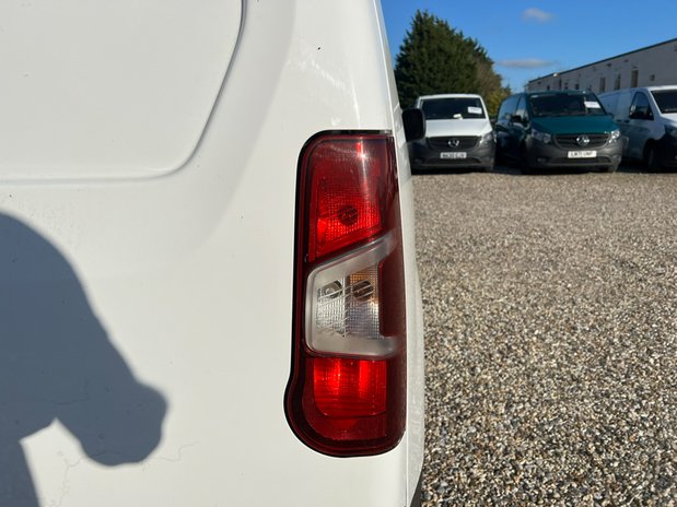Vauxhall Combo SWB L1H1 Low Roof 2000 Dynamic Air Con EURO 6 NO VAT 23