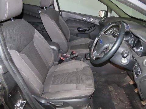 Ford Fiesta TITANIUM 8