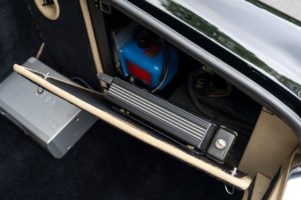 Rolls-Royce Corniche II Convertible 38
