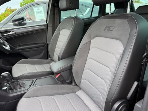 Volkswagen Tiguan R-LINE TECH TSI EVO DSG 13