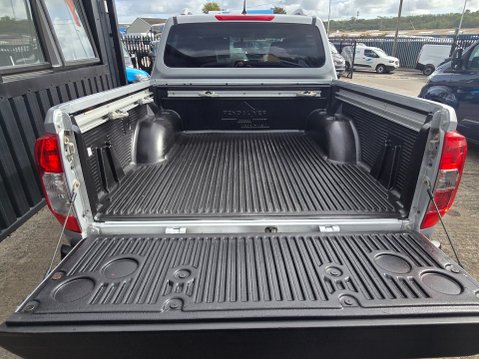 Nissan Navara DCI TEKNA SHR DCB 6