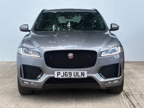 Jaguar F-Pace 2.0 F-PACE Chequered Flag AWD D Auto 4WD 5dr 9