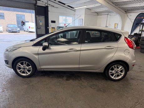 Ford Fiesta 1.0T EcoBoost Zetec Euro 6 (s/s) 5dr 5