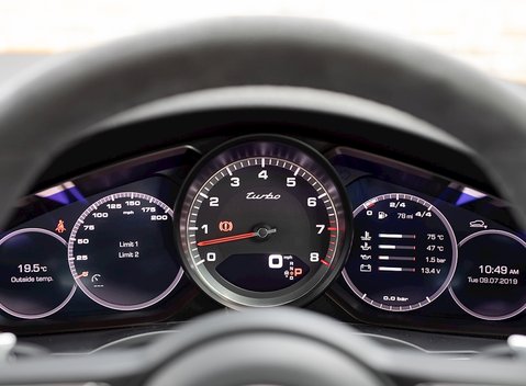 Porsche Cayenne Turbo 18