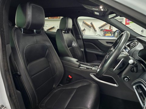 Jaguar F-Pace 3.0 D300 V6 S Auto AWD Euro 6 (s/s) 5dr 40