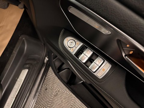 Mercedes-Benz Eqv EQV 300e 90kWh Sport Auto 5dr 35