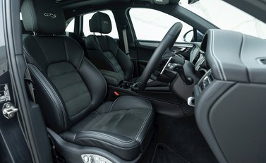 Porsche Macan GTS 10