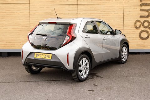 Toyota Aygo X VVT-I PURE 2