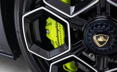 Lamborghini Huracan Tecnica 38