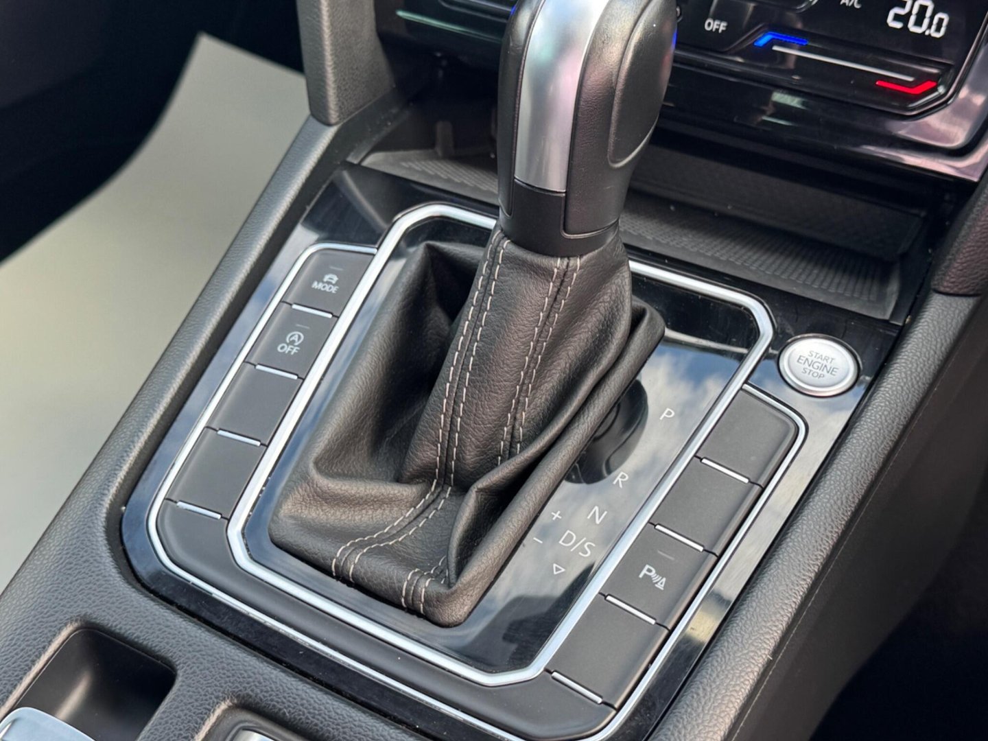2023 Volkswagen Passat — image 25