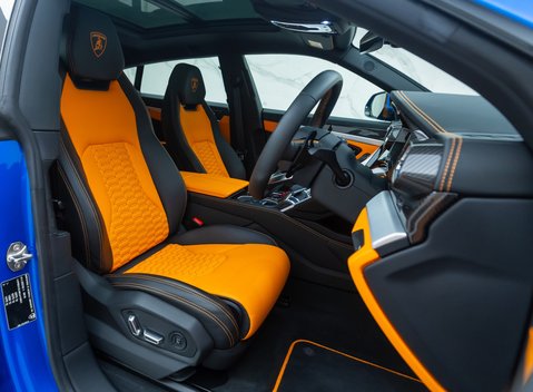 Lamborghini Urus 14
