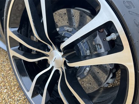 Aston Martin DBS V12 VOLANTE CARBON BLACK EDITION 48