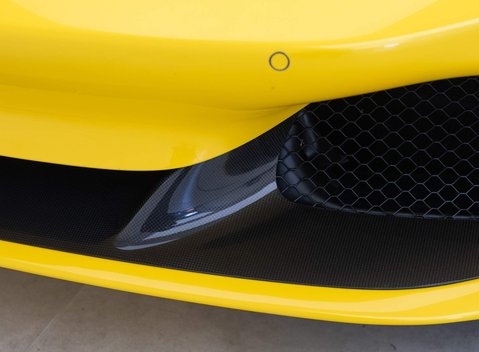 Ferrari F8 Tributo 22