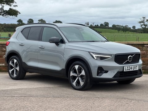Volvo XC40 2.0 B3 MHEV Plus Dark DCT Auto Euro 6 (s/s) 5dr 1