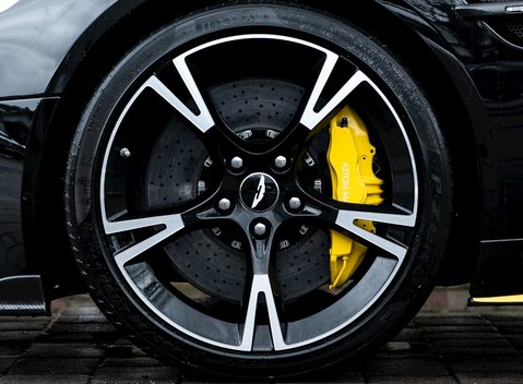 Aston Martin Vanquish S 10