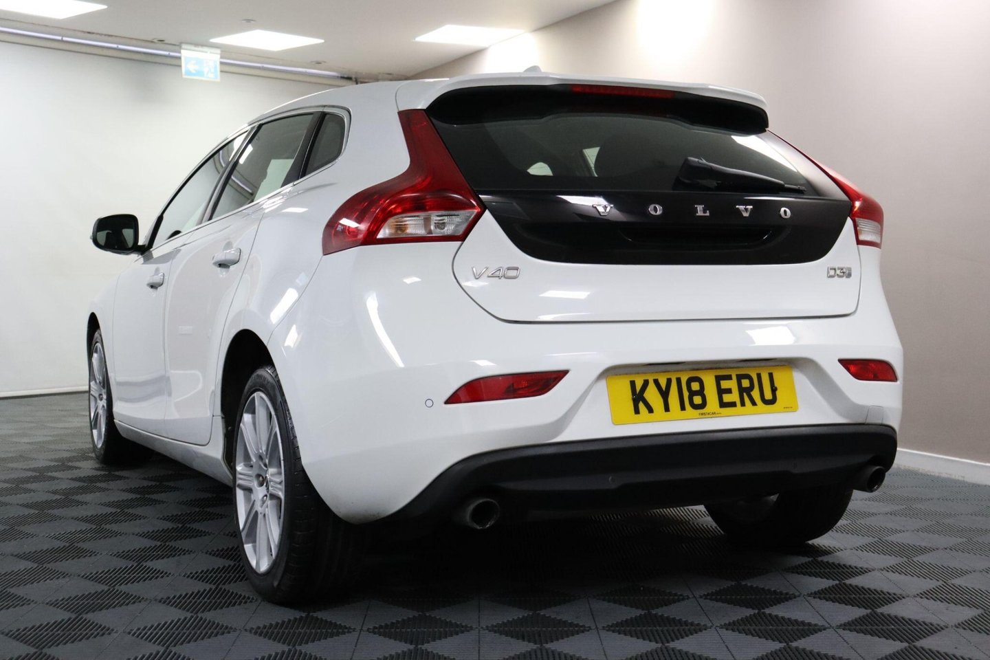2018 Volvo V40 — image 25