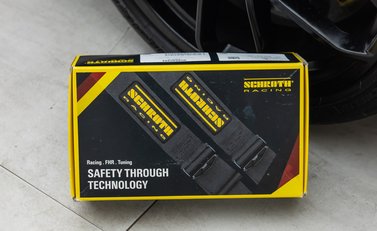 Porsche Cayman GT4 (718) 33