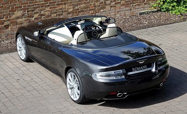 Aston Martin DB9 Volante 12