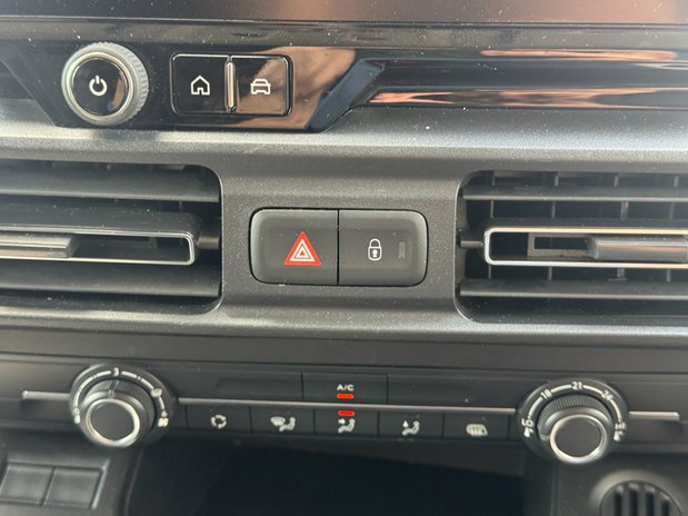 Vauxhall Combo Crew Cab LWB L2H1 Low Roof Prime 2300 Aircon Cruise Nav EURO 6 38