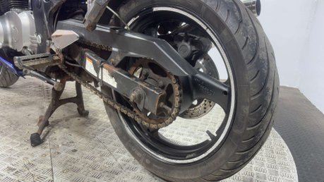 Suzuki GS500 2004 61K RUNNING PROJECT BIKE SPARES OR REPAIR 500CC A2 25