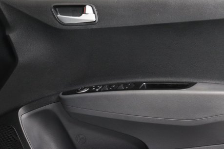 Hyundai i10 PREMIUM 36