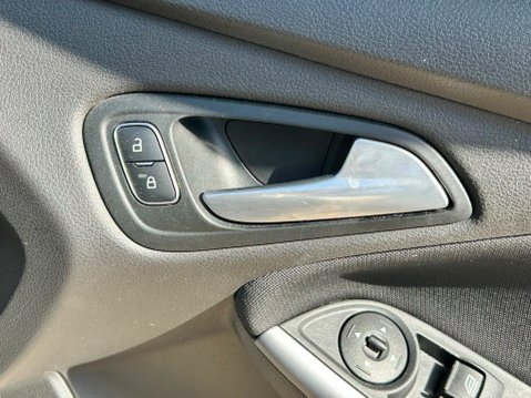 Ford Focus ZETEC 21
