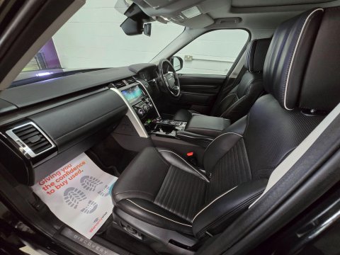 Land Rover Discovery 3.0 TD V6 HSE Luxury Auto 4WD Euro 6 (s/s) 5dr 54