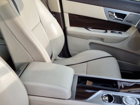 Jaguar XF D PORTFOLIO 21