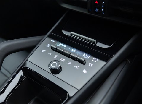 Porsche Cayenne TURBO E-HYBRID COUPE WITH GT PACKAGE 27