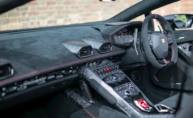 Lamborghini Huracan Spyder LP640-4 Performante 16