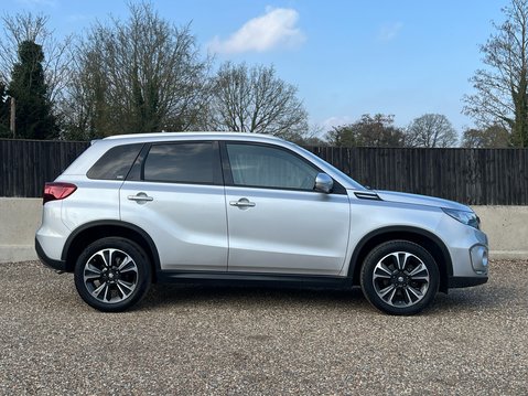 Suzuki Vitara SZ5 MHEV 5