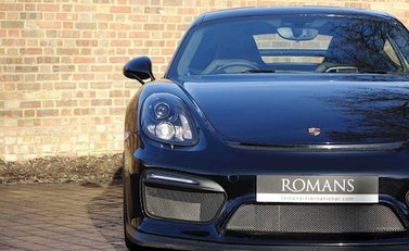 Porsche Cayman GT4 6