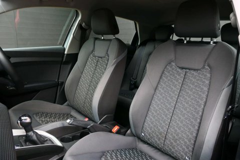 Audi A1 1.0 A1 Sportback 30 TFSI Sport Semi-Auto 5dr 4