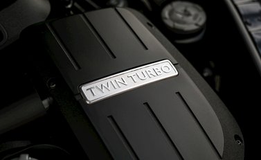 Bentley Flying Spur V8 S Mulliner 37