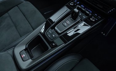 Porsche 911 Carrera 4 GTS (992.2) 22