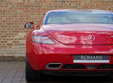 Mercedes-Benz SLS AMG 13