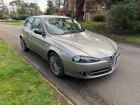 Alfa Romeo 147 1.6 147 Collezione TS 5dr 3