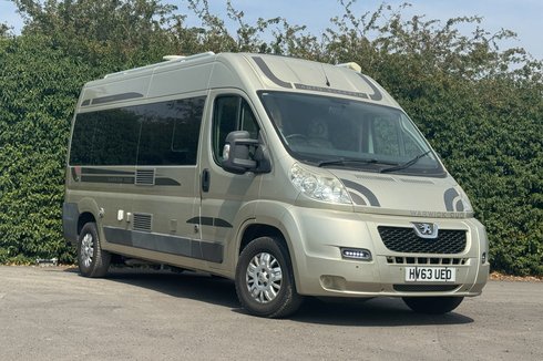Auto-Sleepers Warwick Duo 2 Berth|2 Belt|Rear Lounge|Shower|Toilet|Vanlux