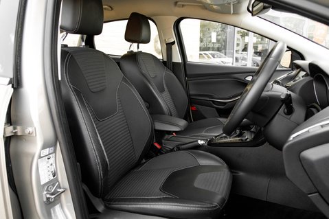 Ford Focus TITANIUM X 31